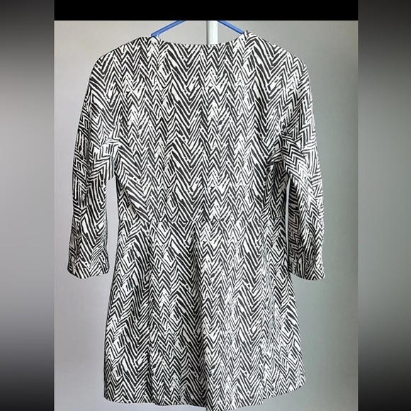 Cabi Peacoat Jacket Sz XS Zig Zag Ponte Knit style #3034 Zebra EUC Artsy Buttons - Picture 5 of 16